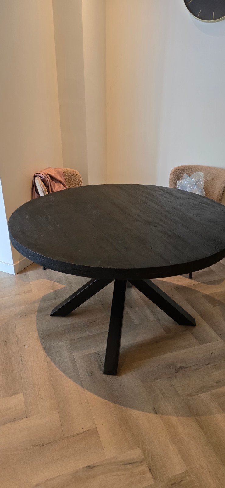 Ronde eettafel zwart hout met spinpoot, Huis en Inrichting, Tafels | Eettafels, Overige houtsoorten, Gebruikt, Rond, Ophalen of Verzenden