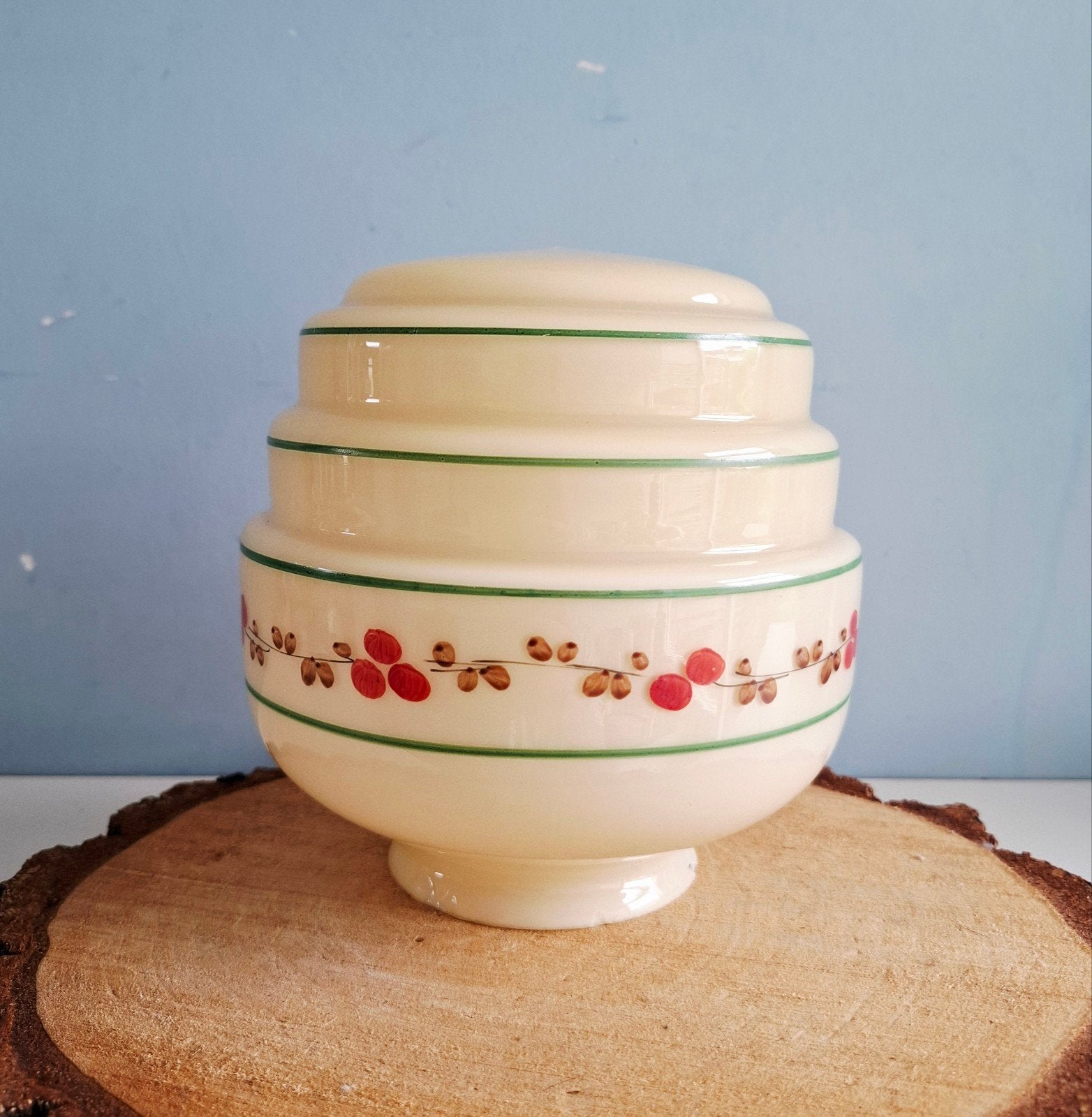 Antieke opaline glazen lampenkap met bessen decor, Antiek en Kunst, Ophalen