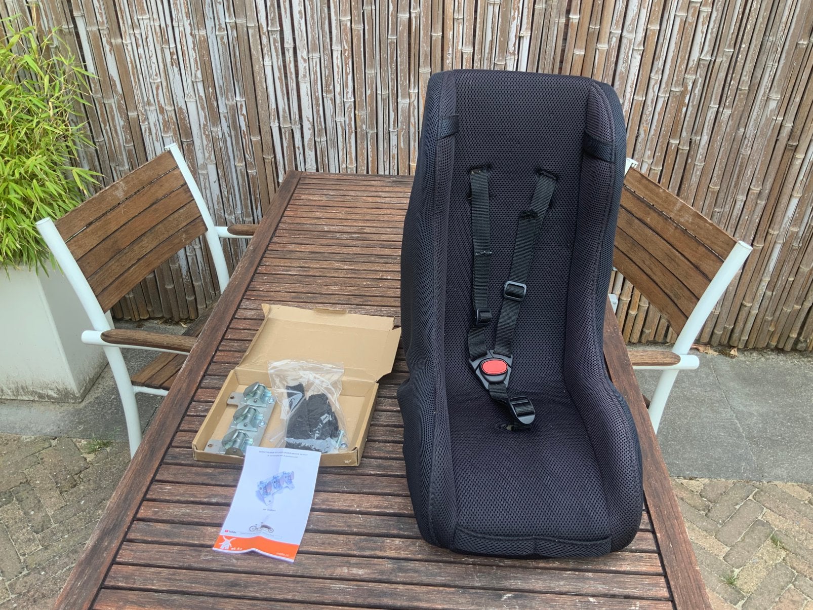ZGAN - Urban Arrow Melia Babyschaaltje + bevestiging, Fietsen en Brommers, Fietsaccessoires | Fietsstoeltjes, Ophalen, Zo goed als nieuw