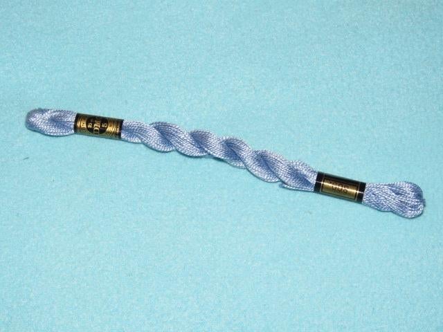 DMC coton perlé 5 kleur 809 lichtblauw 25 meter NIEUW, Ophalen of Verzenden, Nieuw, Handborduren, Borduurgaren of Zijde