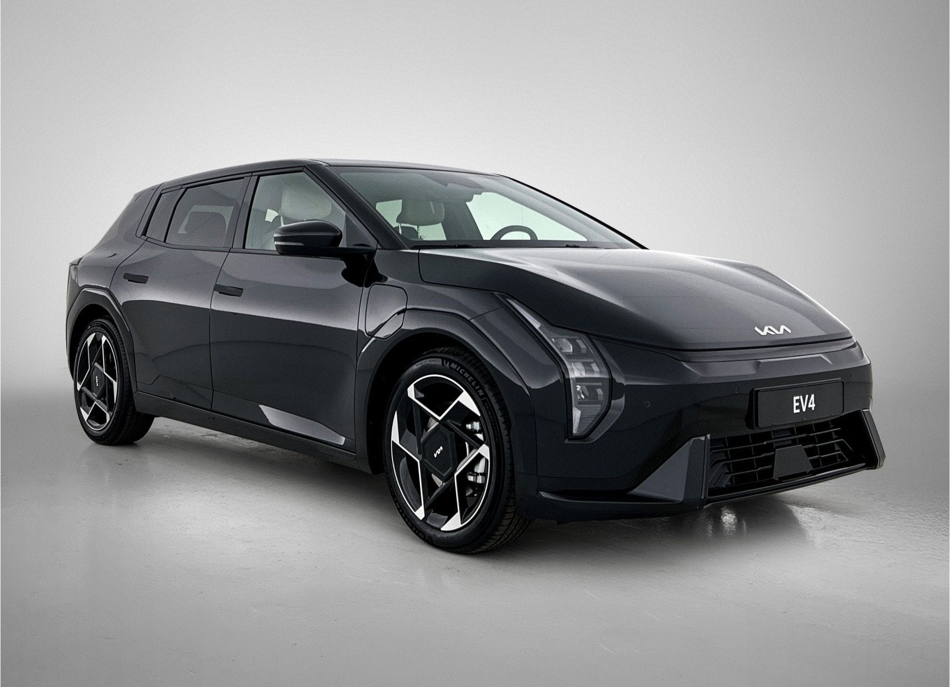 Kia EV4 GT-Line Business Edition 81.4 kWh (bj 2026), Auto's, 12 maanden, Zwart, Automatische klimaatregeling, Leder
