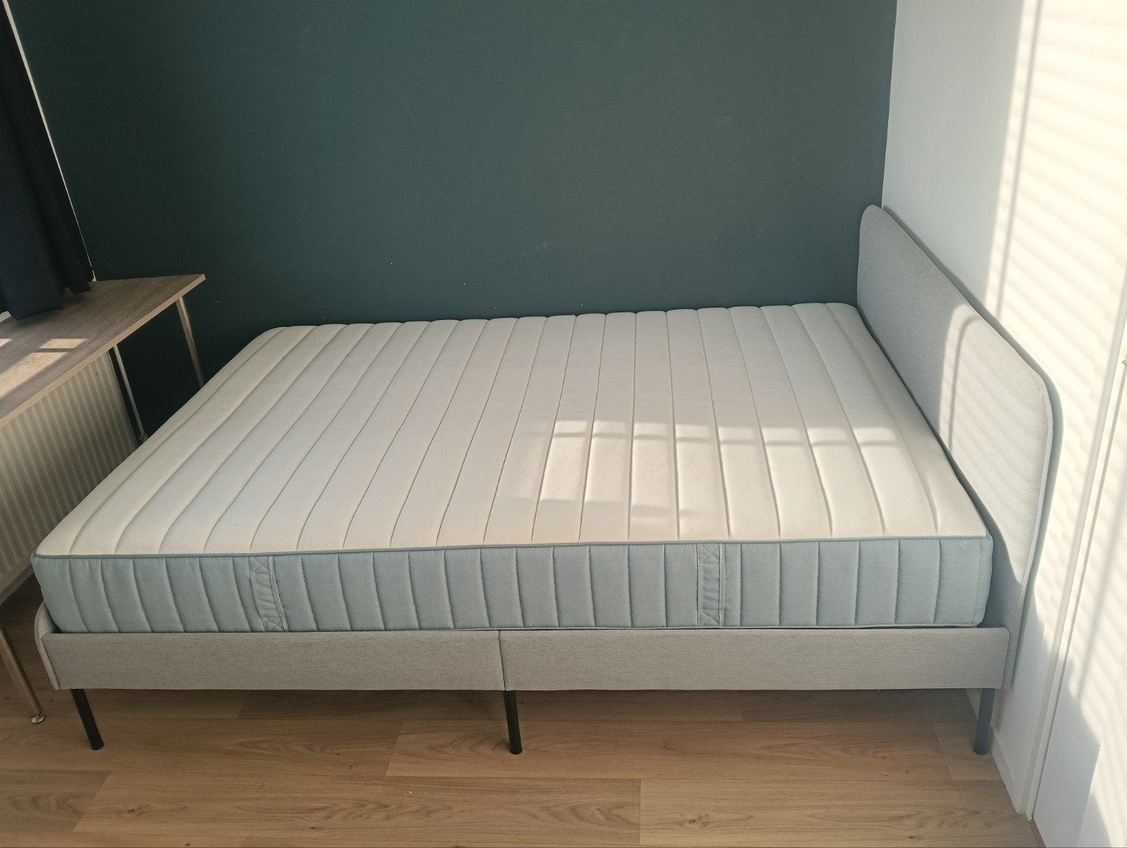 IKEA Slattum bed met schoon Valevåg matras 140x200, Ophalen, Tweepersoons, 140 cm, Zo goed als nieuw