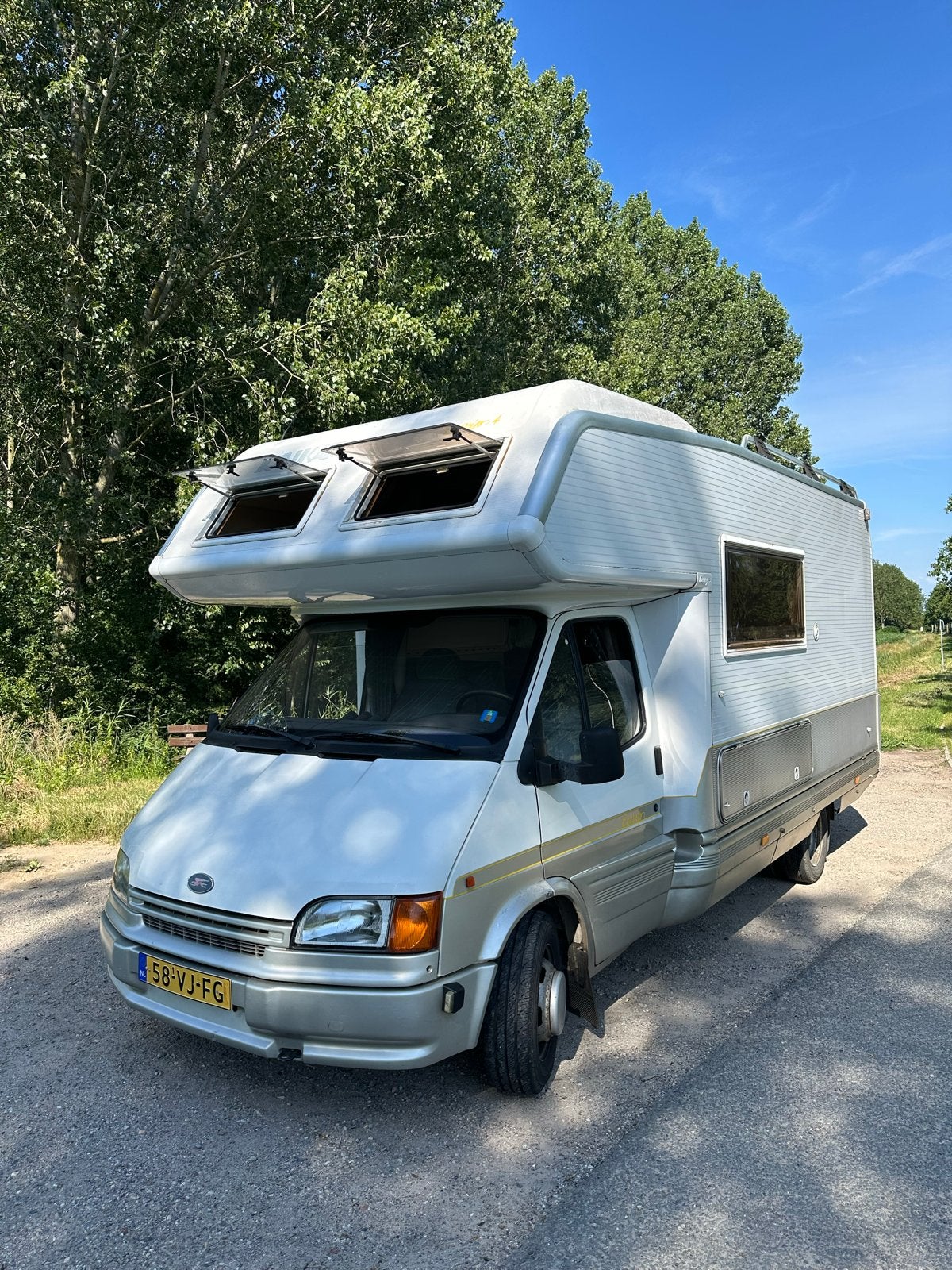Degelijke Ford Diesel Camper - Laika opbouw., Diesel, Particulier, Ford, Half-integraal