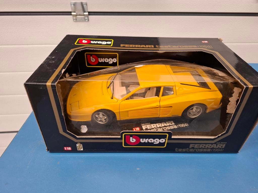 Burago Ferrari Testarossa 1984 geel 1/18 nieuw in doos., Hobby en Vrije tijd, Modelauto's | 1:18, Ophalen of Verzenden, Nieuw