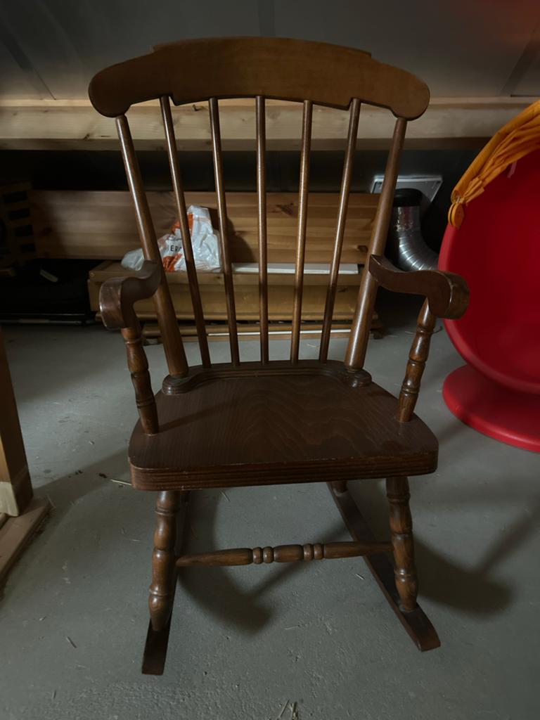 Antiek Klein Houten Kinderschommelstoeltje, Antiek en Kunst, Antiek | Meubels | Stoelen en Banken, Ophalen