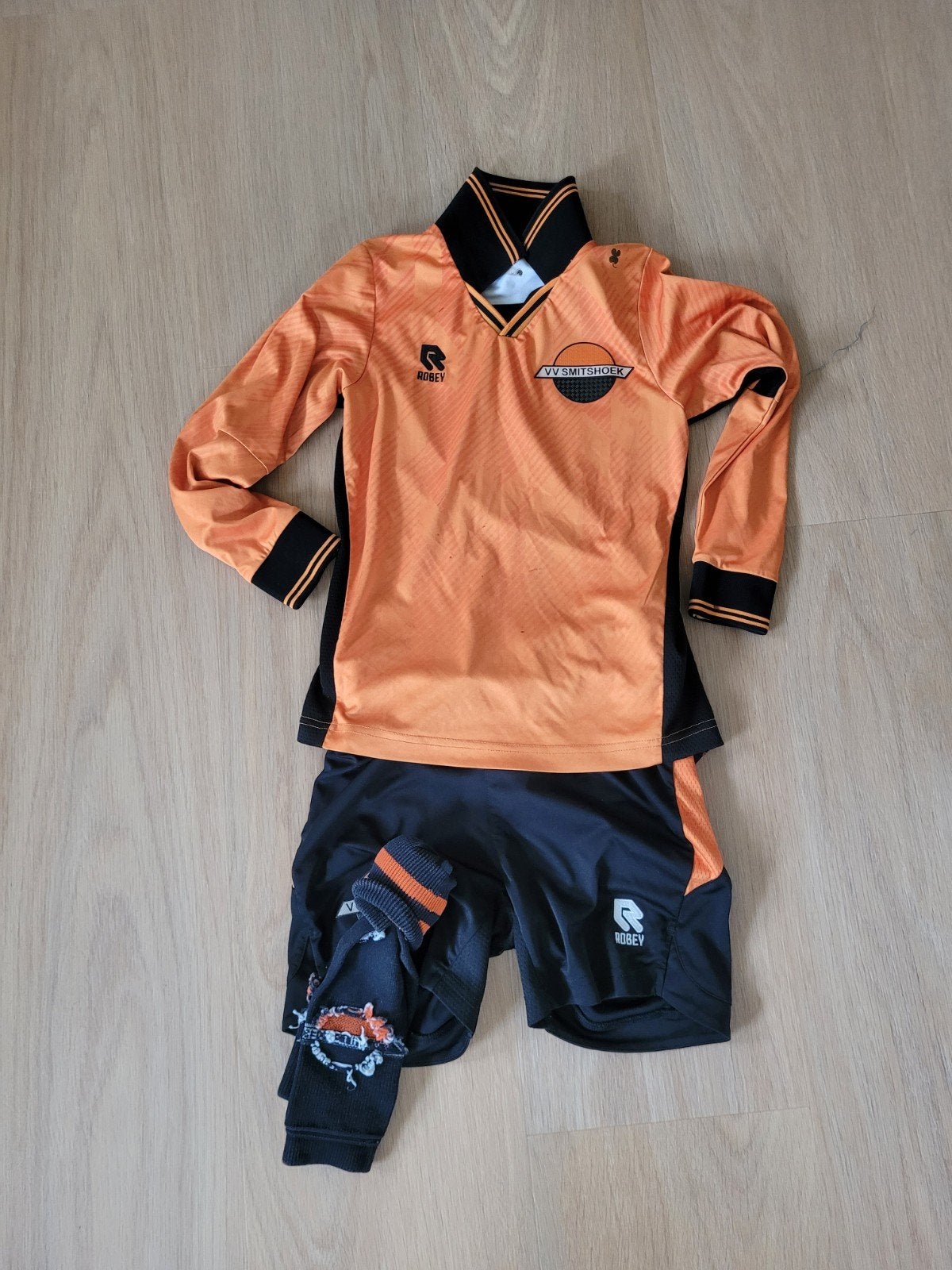 VV Smitshoek tenue maat 140 - Robey voetbalset, Ophalen, Gebruikt, Jongen of Meisje, Setje