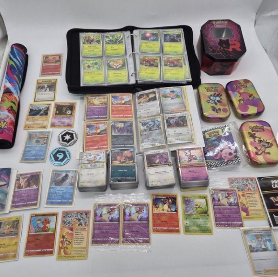 Grote Pokémon collectie: map, stapels en vintage kaarten, Ophalen, Gebruikt, Meerdere kaarten