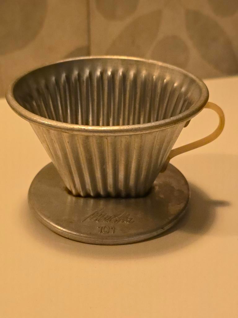 Melitta koffiefilter van aluminium, vintage model 101 €35, Antiek en Kunst, Antiek | Keukenbenodigdheden, Ophalen of Verzenden