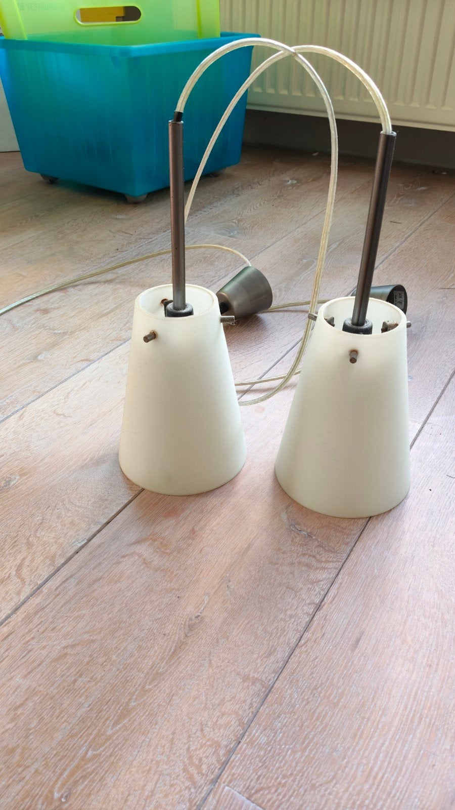 Set van 2 vintage hanglampen - wit melkglas, Huis en Inrichting, Ophalen, Gebruikt, E14 (klein), Modern retro Scandinavisch