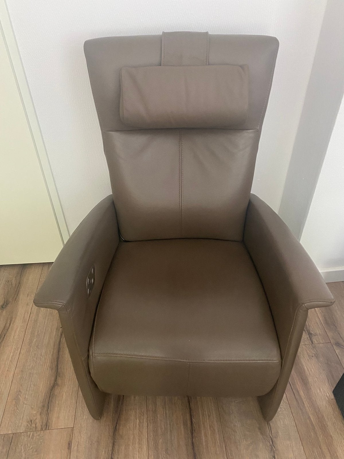 Luxe Lederen Accu Relaxfauteuil Taupe, Ophalen, Minder dan 75 cm, Leer, Zo goed als nieuw
