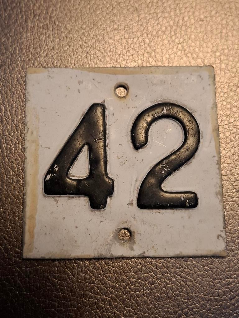 Vintage metalen huisnummer 42, Ophalen of Verzenden, Gebruikt