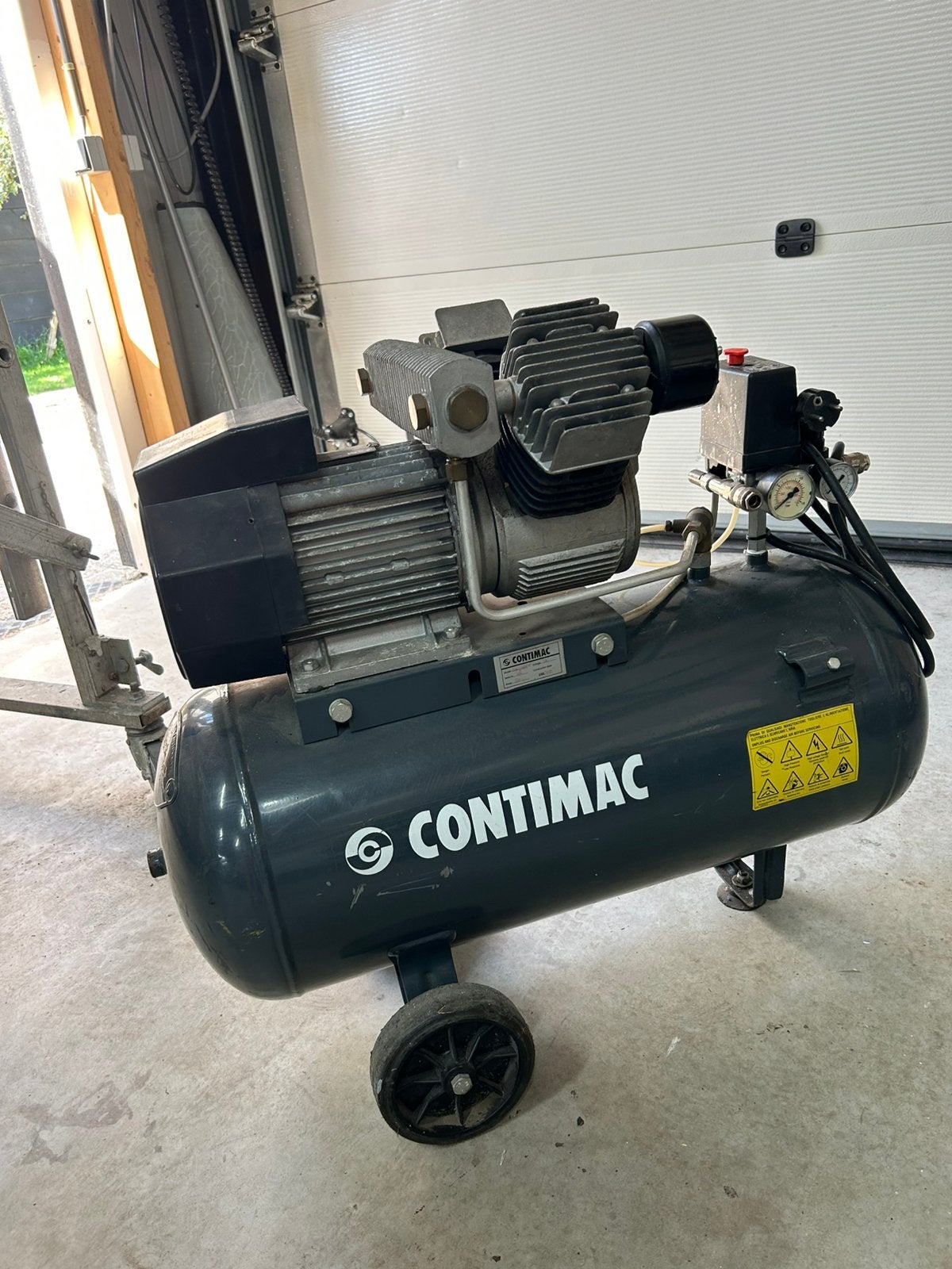 Compressor Contimac, Doe-het-zelf en Verbouw, Gebruikt, 6 tot 10 bar, Ophalen of Verzenden, Minder dan 200 liter/min
