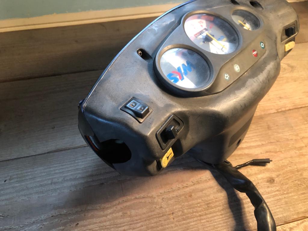 Scherm Sym Euro X, Fietsen en Brommers, Brommeronderdelen | Scooters, Ophalen, Gebruikt, Overige typen, SYM