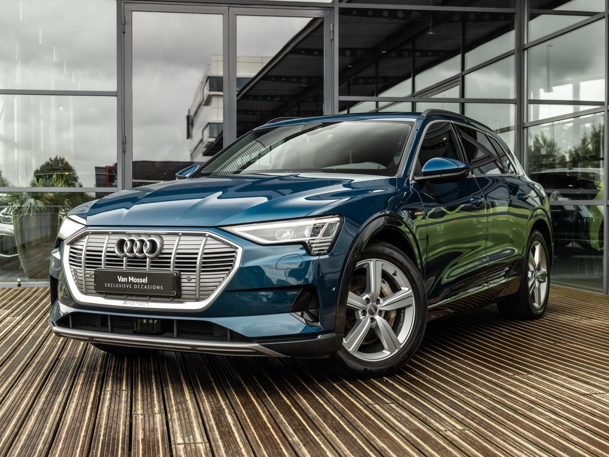 Audi e-tron e-tron 55 quattro 95 kWh | SOH 90% | SPORTSTOELE, Auto's, Audi, Automaat, Zwart, 95 kWh, Blauw
