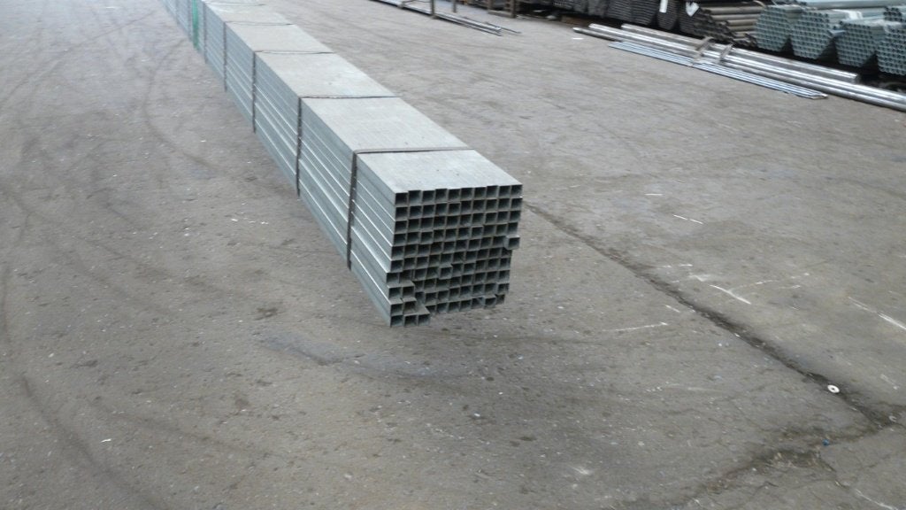 Bundel ijzeren kokers verzonken 25x25x1,2mm lengte ca 4915mm, Ophalen, Nieuw