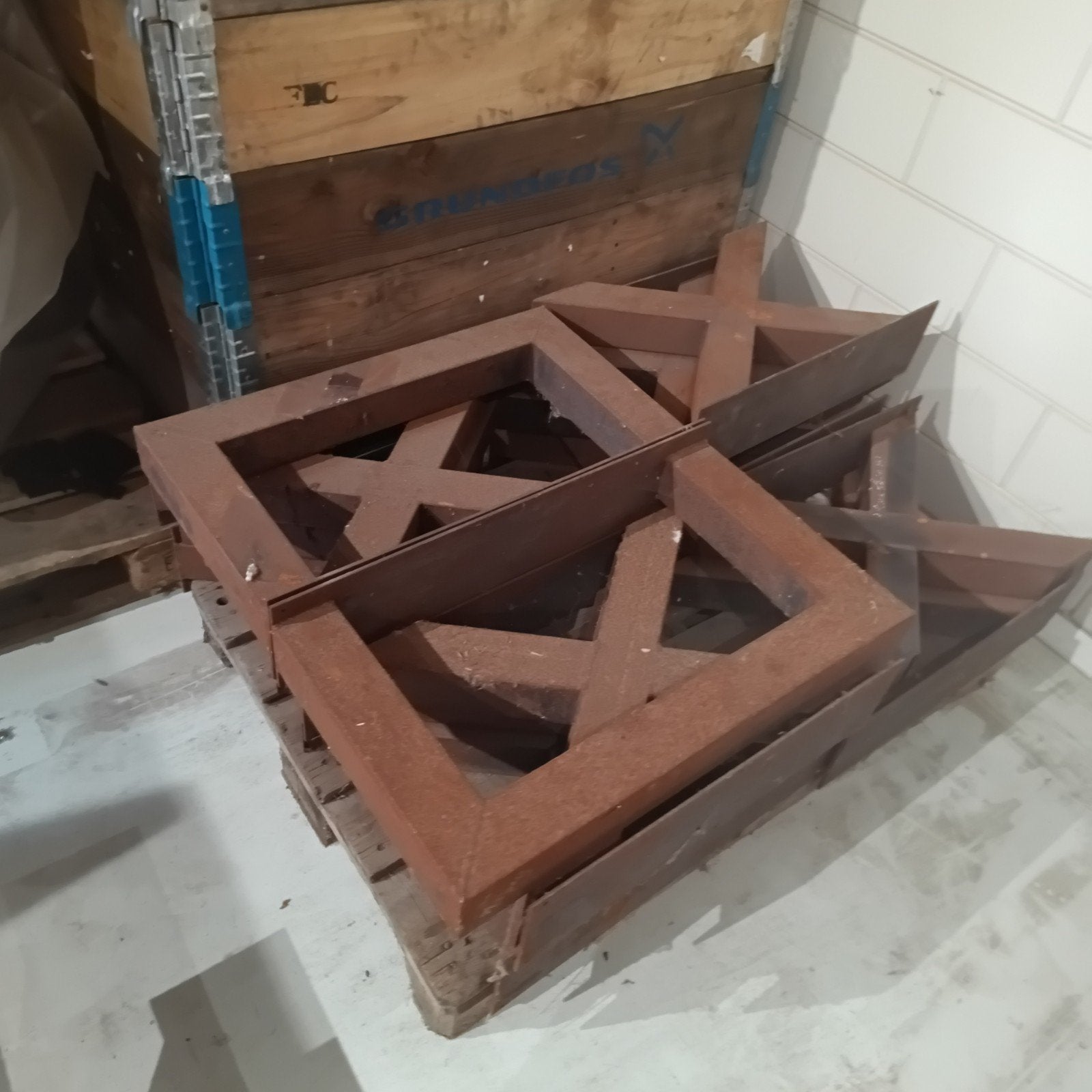 Mooie partij Geroeste Salontafel poten, Ophalen, IJzer