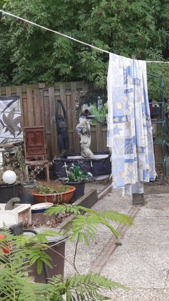 Tuinbeelden in bad, Tuin en Terras, Tuinbeelden, Ophalen, Gebruikt, Kunststof, Mensenbeeld