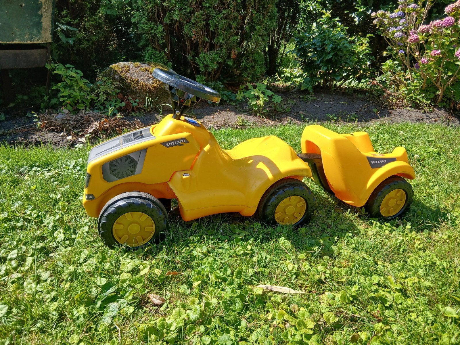 Volvo loopauto met aanhanger en stalen verbindingspin, Ophalen, Gebruikt
