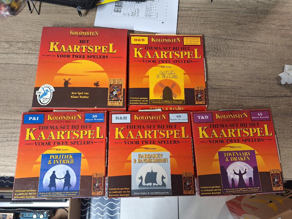 Kolonisten van Catan Kaarspel + 4 aanvullings set 999 games, Ophalen of Verzenden, Gebruikt