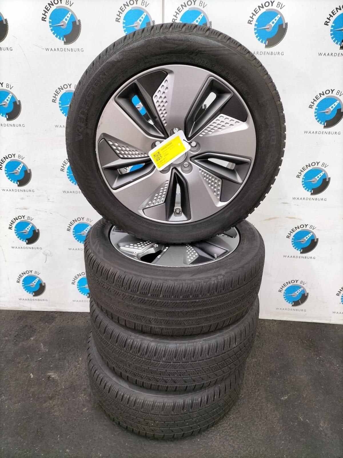 Hyundai Kona Electric 2019  215/155 17 Vredestein 52910-k400, -, -, Banden en Velgen, 17 inch