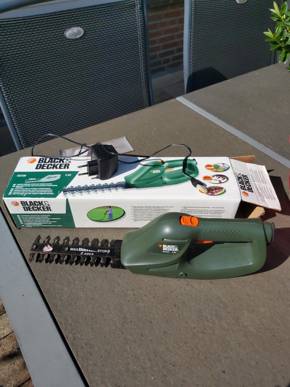 Black&Decker GS720 oplaadbare struikschaar 7,2V, Ophalen, Zo goed als nieuw, Minder dan 20 mm, Black & Decker