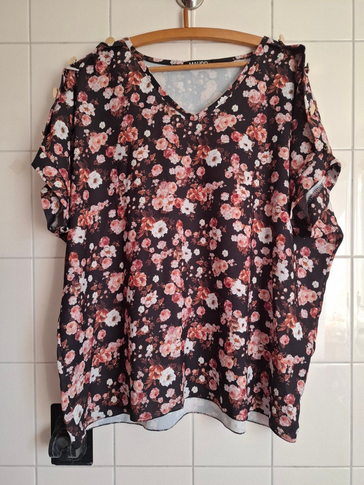 Maudd bloemenprint top met korte mouwen maat 46/48 #39, Kleding | Dames, Maudd, Zwart, Maat 46/48 (XL) of groter, Ophalen of Verzenden