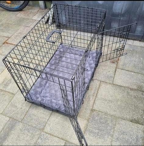 Bench met kussen, Dieren en Toebehoren, Hondenbenches, Ophalen