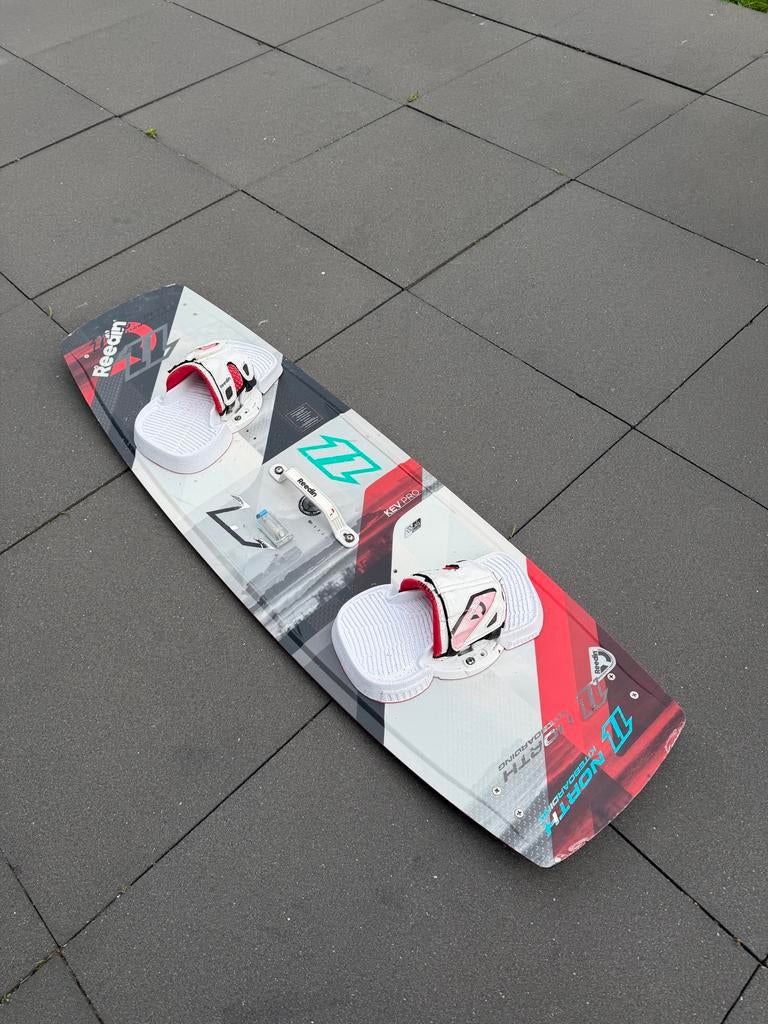 Kiteboard kev pro 133x40, Watersport en Boten, Kitesurfen, Twintip, Ophalen of Verzenden, Gebruikt, 4 m² of minder