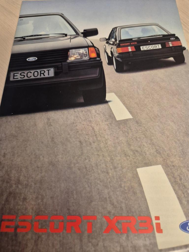 Nederlands Ford Escort XR3i folder éérste type Escort mk3, Ophalen of Verzenden, Zo goed als nieuw, Ford