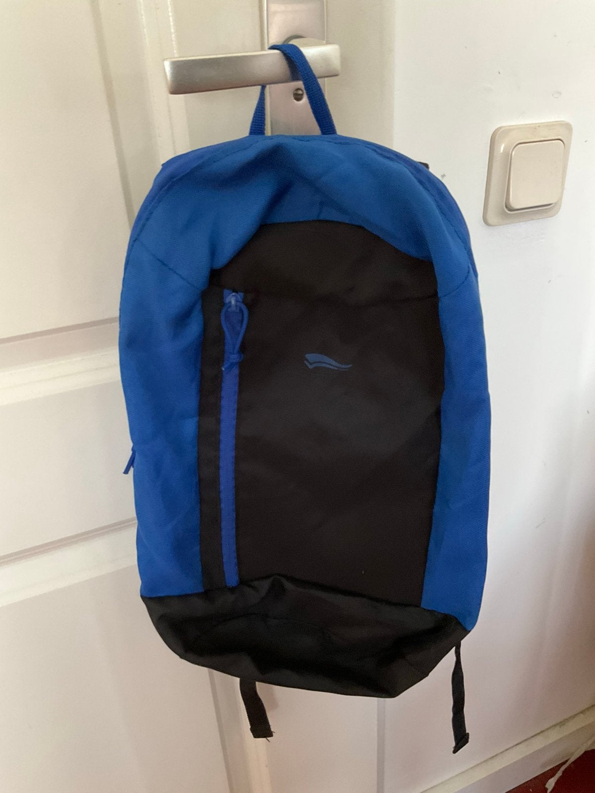 Blauwe/zwarte  kinder rugtas heel, lichtgewicht en compact, Ophalen of Verzenden, Gebruikt, 25 tot 40 cm, Overige merken