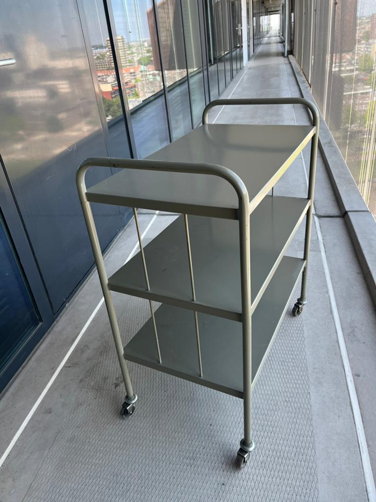 vintage industrial rolling trolley or serving cart, Ophalen