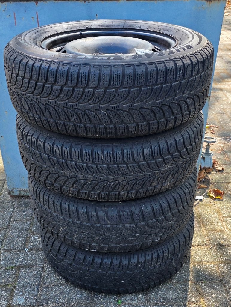 4 gebruikte VW winterbanden op stalen velgen – 215/65 R16, Ophalen, 16 inch, Winterbanden, Band(en)