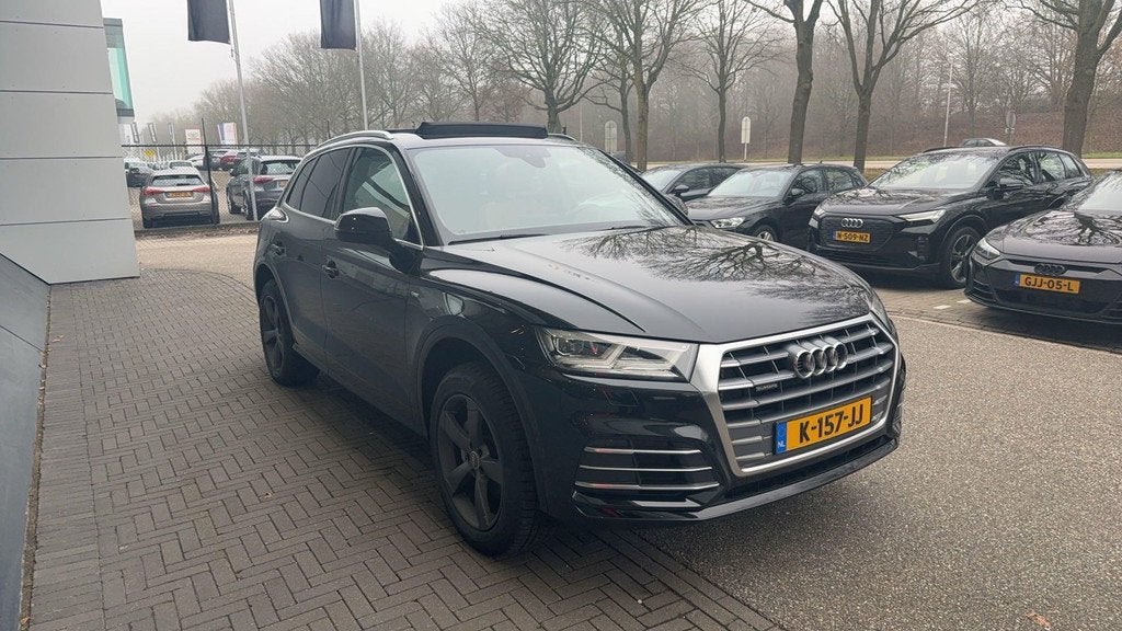 Audi Q5 50 TFSI e quattro S edition 299 PK | S-line | Panora, Auto's, Audi, 12 maanden, 4 cilinders, Leder en Stof, Zwart