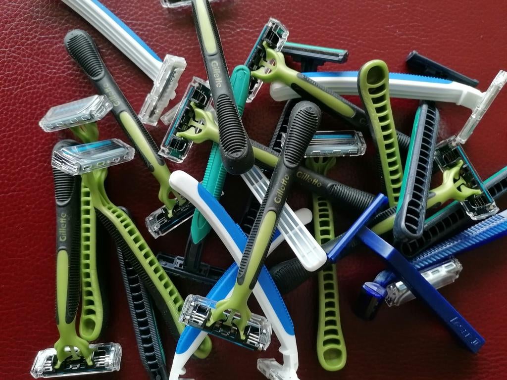 SCHEERMESJES VAN BEKENDE MERKEN GILETTE, WILKINSON ETC NIEUW, Ophalen of Verzenden, Nieuw, Gehele gezicht, Overige typen