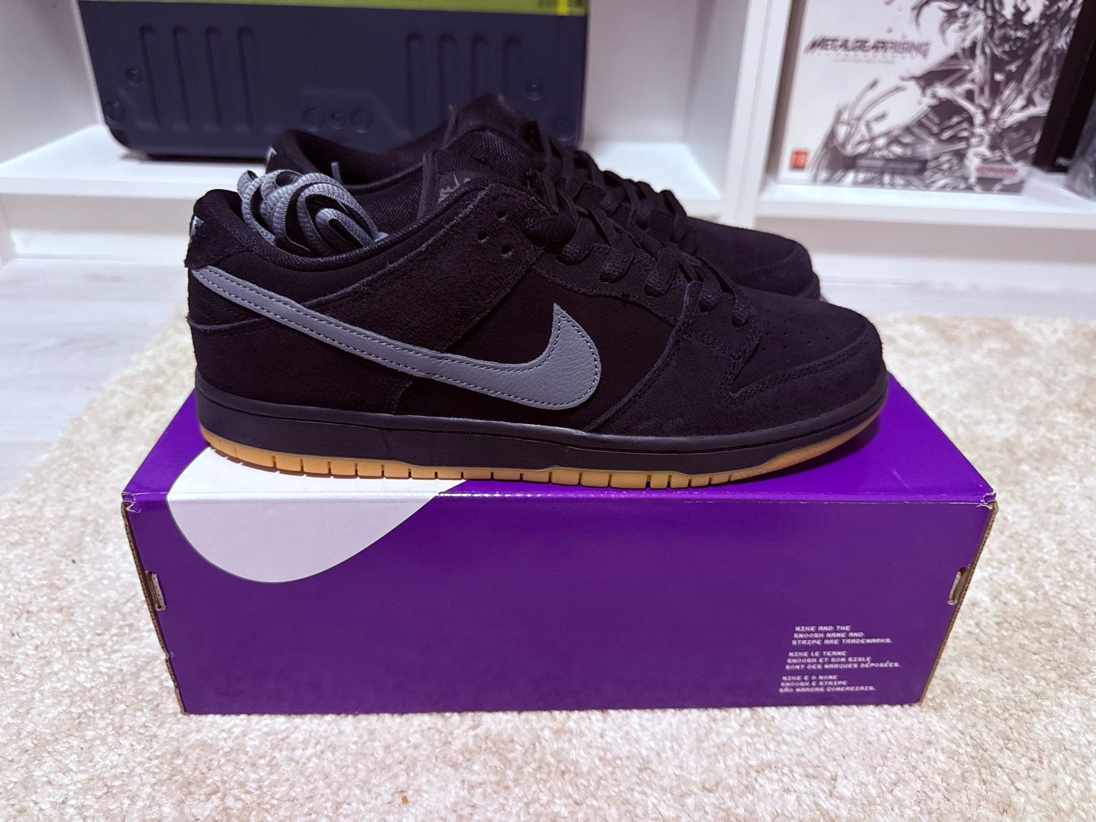 Nike SB Dunk Low Pro Fog Black Gum - Maat 43, Zwart, Nieuw, Ophalen of Verzenden, Sneakers of Gympen