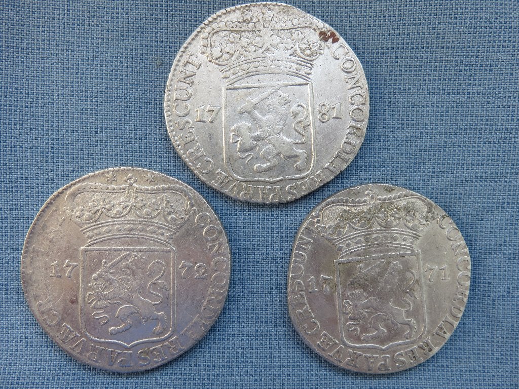 Schatvondst - dukaten van zilver . Zeeland - 18e eeuw, Postzegels en Munten, Vóór koninkrijk, Zilver, Losse munt, Overige waardes