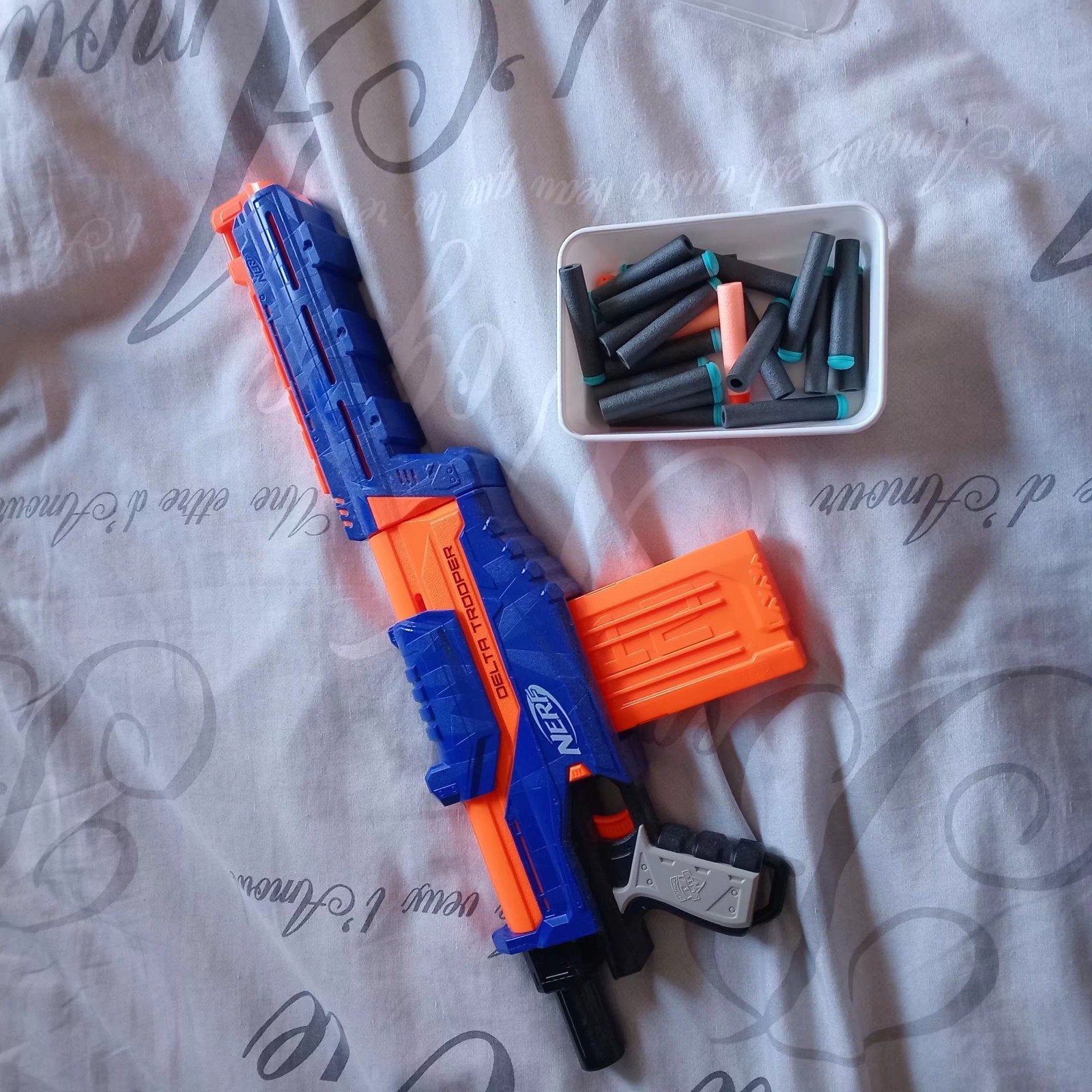 Nerf Delta Trooper Blaster met magazijn en pijltjes, Ophalen of Verzenden, Gebruikt