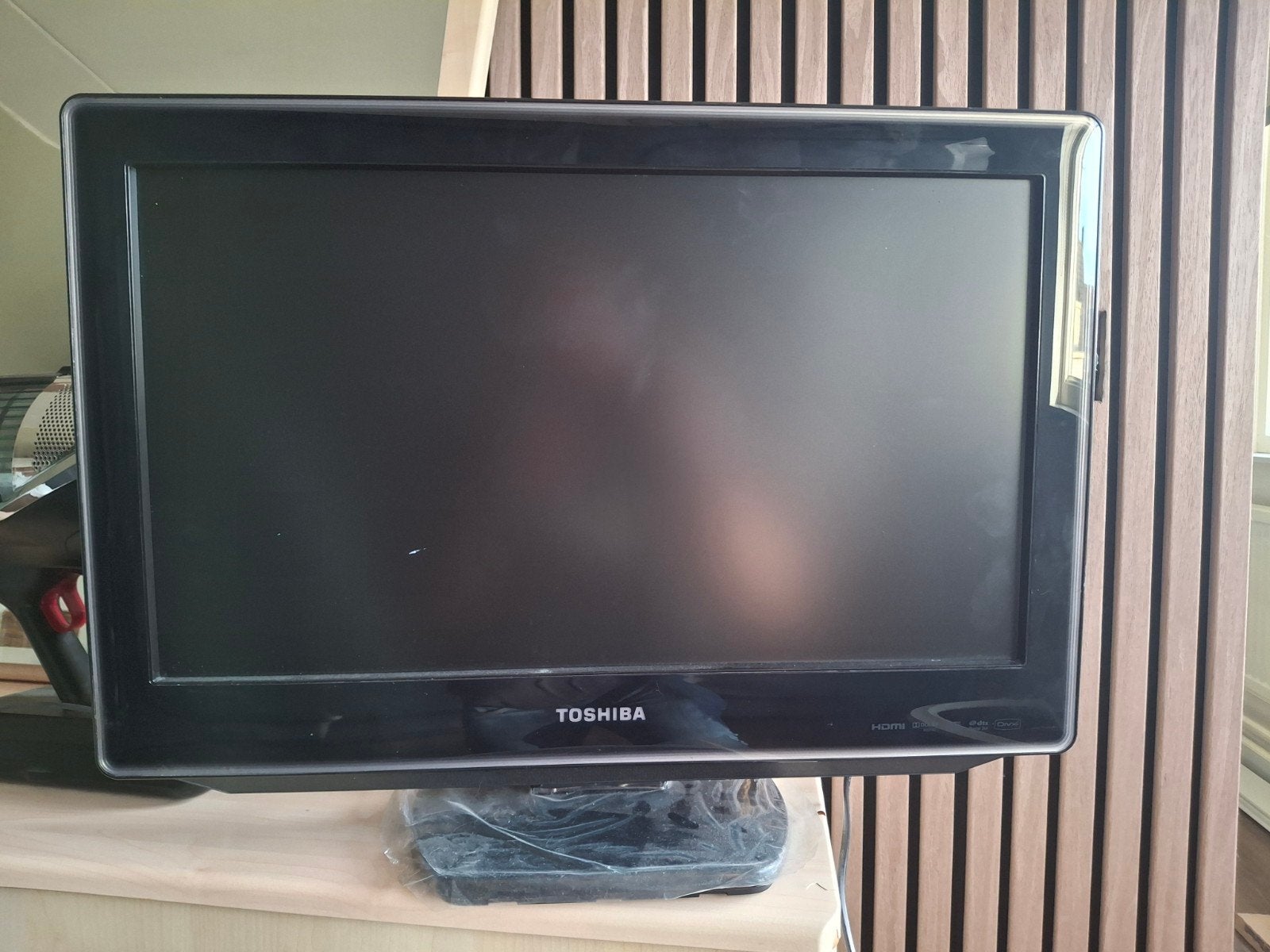 Toshiba LCD TV/DVD Combinatie 22DV615DG, 50 Hz, Ophalen of Verzenden, 40 tot 60 cm, Gebruikt