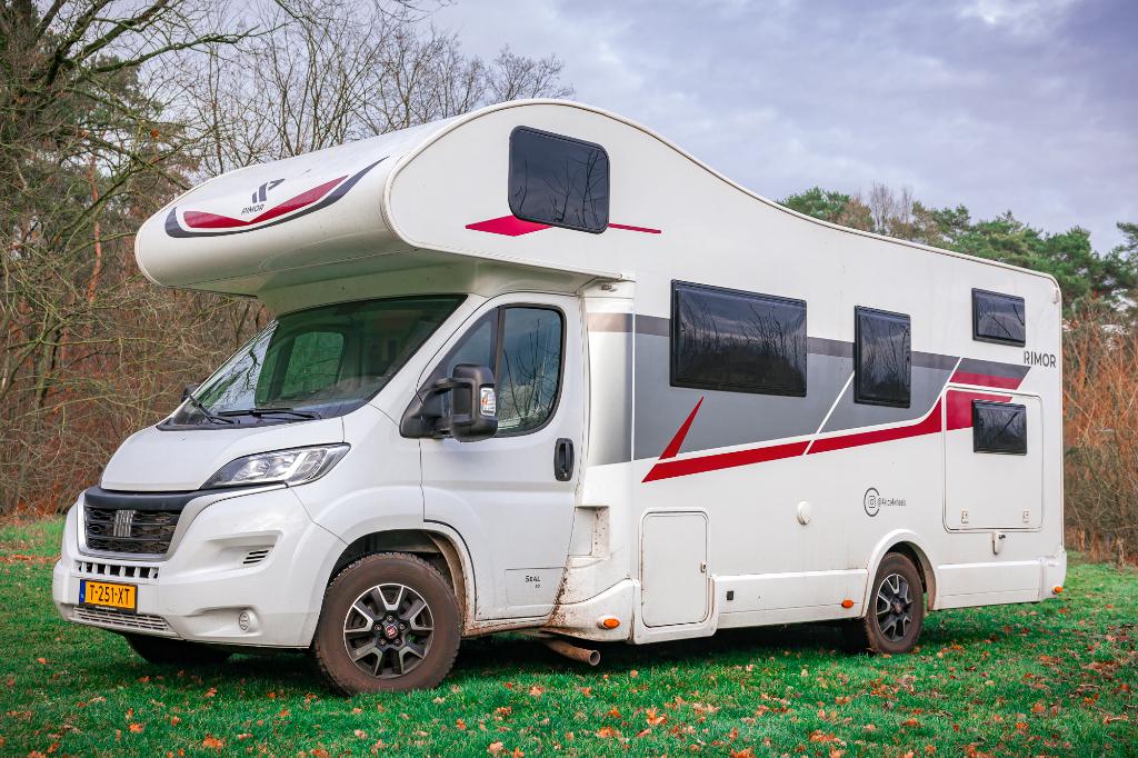 Rimor Seal 50 bj. 2023, Caravans en Kamperen, Campers, Alkoof, Ringverwarming, Koelkast, Fiat
