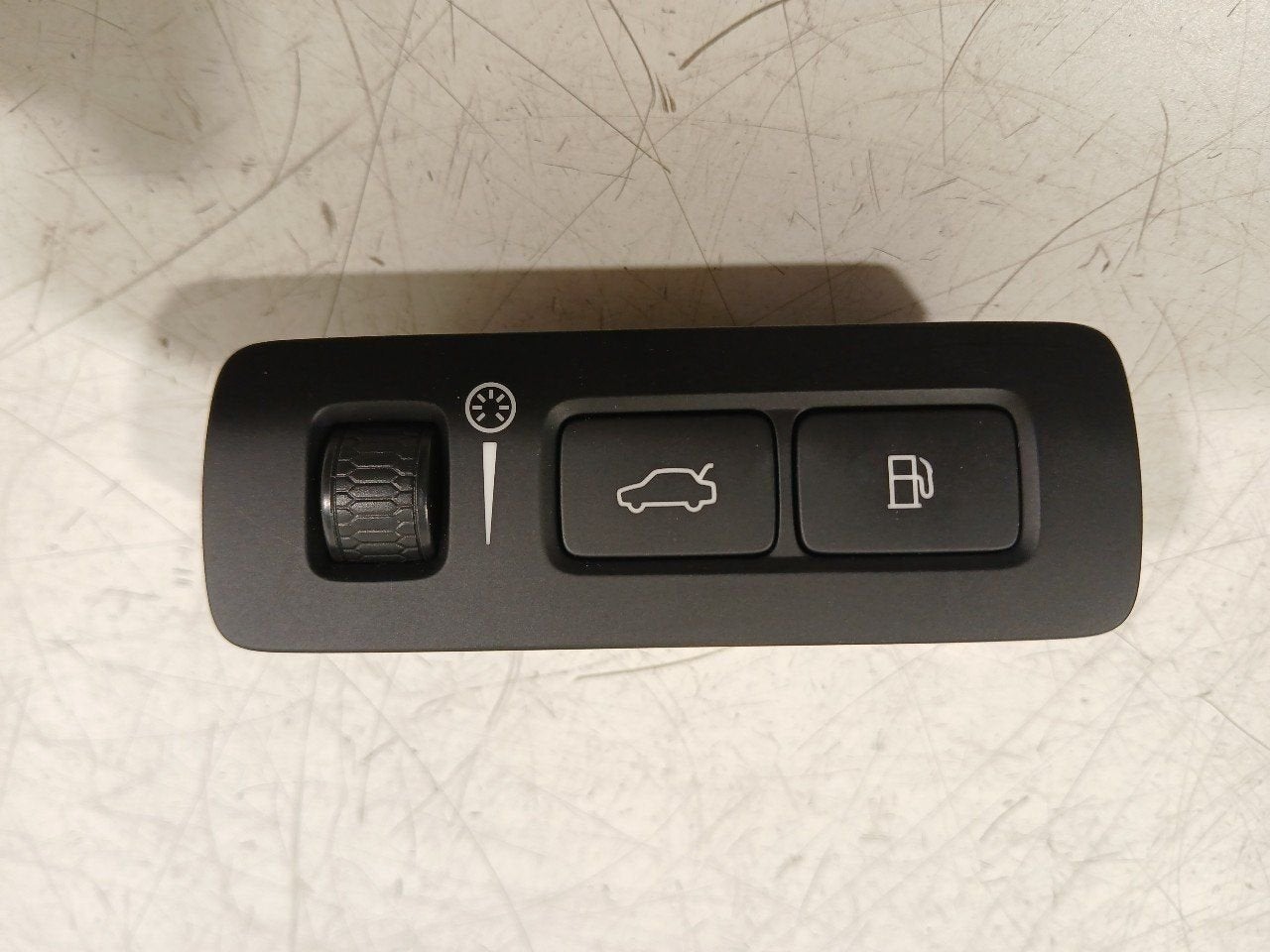 Kofferdeksel schakelaar Volvo XC40, Onderdelen@venauto.nl, Van der Ven Autorecycling B.V., Gebruikt, Ettenseweg 76, 4706 PB Roosendaal, The Netherlands