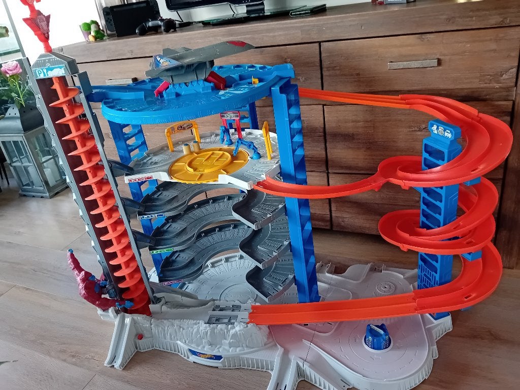 Hot Wheels Super Ultimate Garage, Ophalen, Racebaan, Zo goed als nieuw, Hot Wheels
