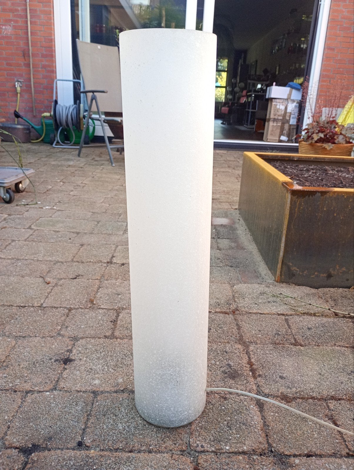 Gratis: Buitenpot, buitenlamp en rieten mand met deksel, Tuin en Terras, Ophalen of Verzenden