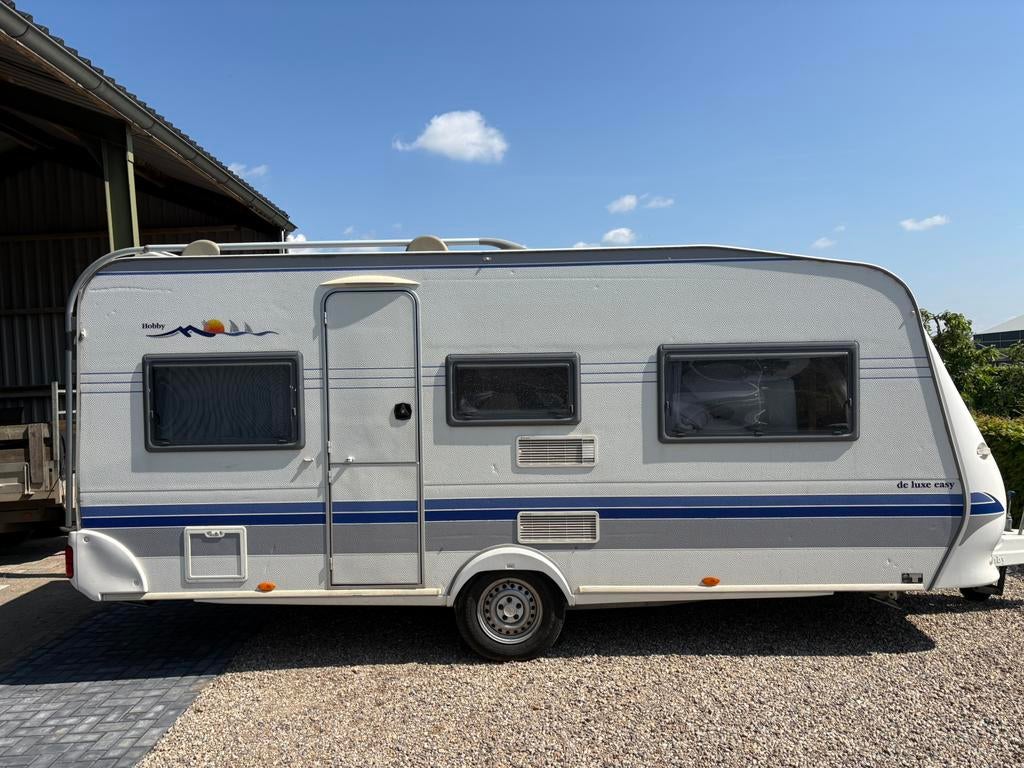 Hobby de Luxe easy 495 HK - Stapelbed, voortent, luifel,, Rondzit, Dwarsbed, Particulier, 4 tot 5 meter