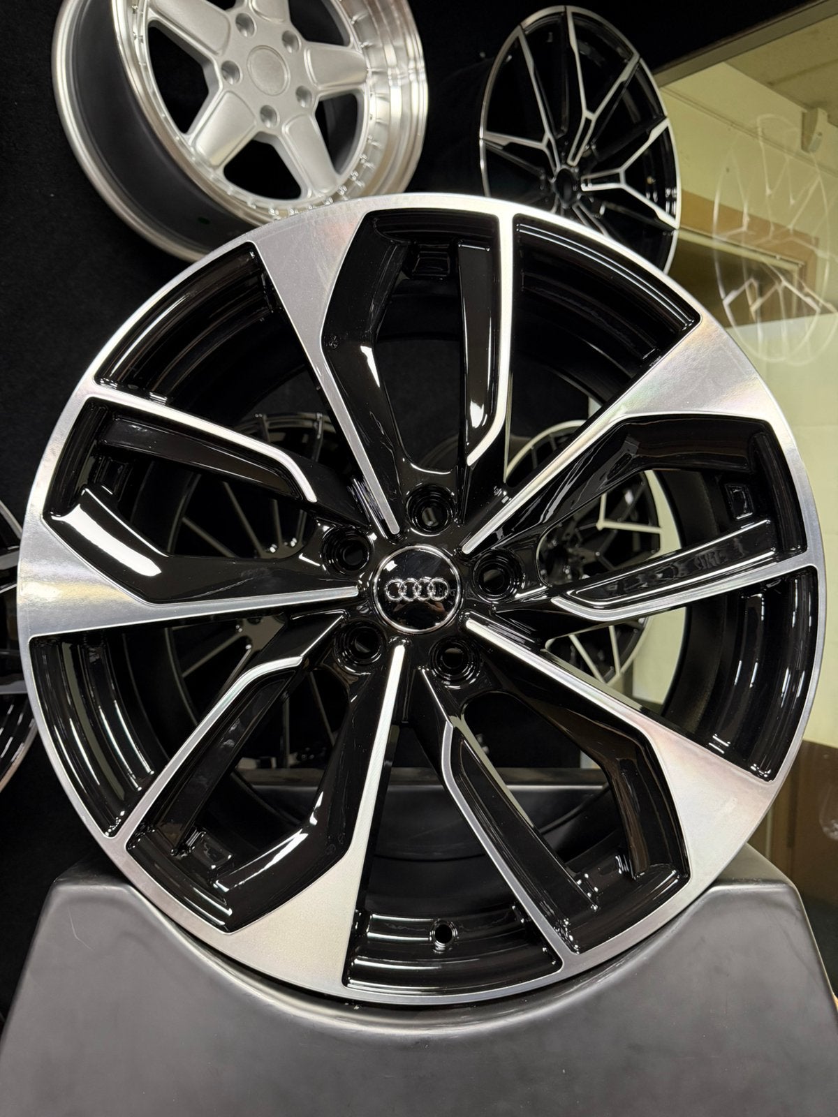 19 inch velgen voor Audi RS / S3 look 5x112 A3 A4 A6 Q2 Q2 V