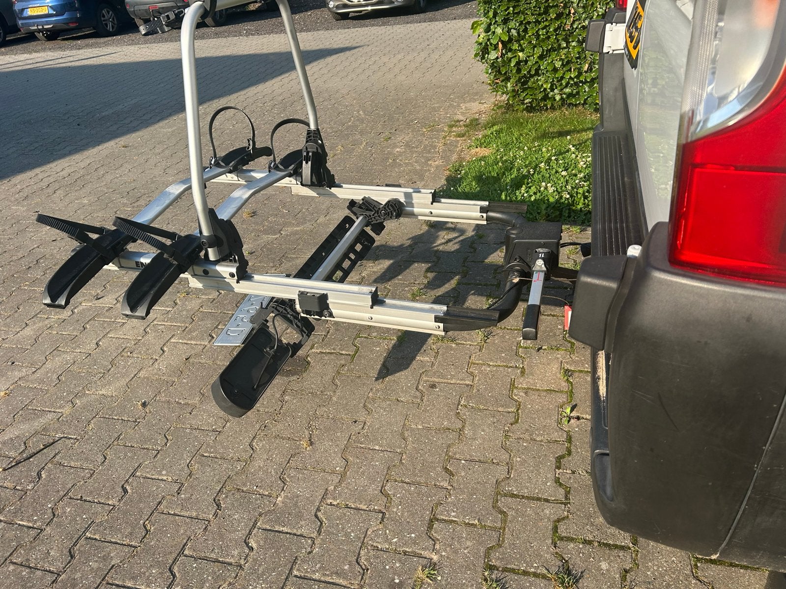 EnduroSD260 uitschuifbare fietsendrager buscampers (2 e-bike, Ophalen, Zo goed als nieuw, 2 fietsen, Trekhaakdrager