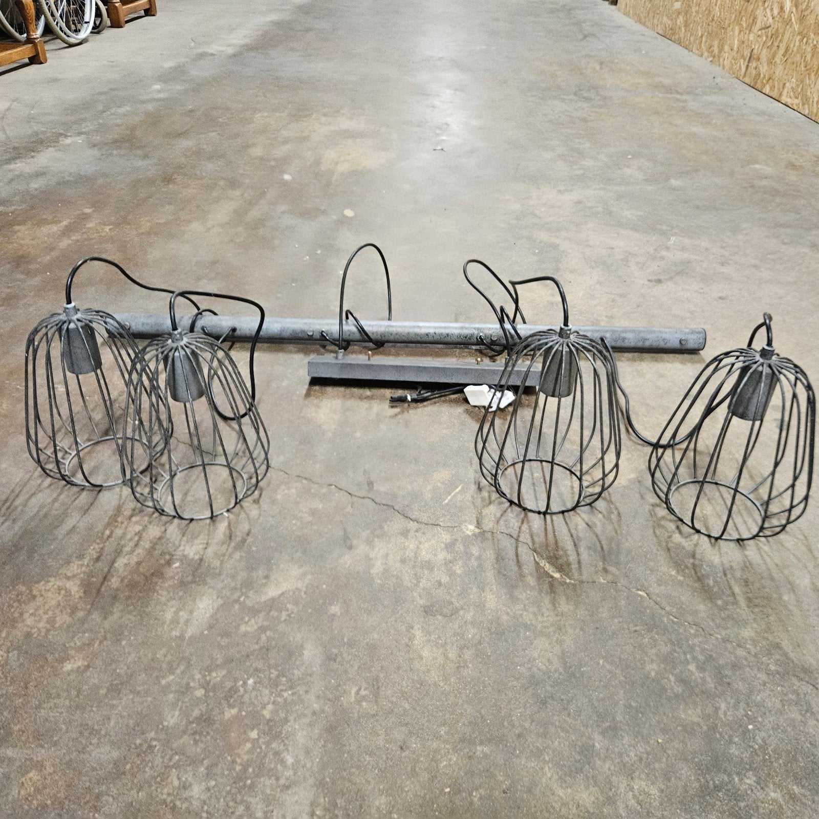 Industriële hanglamp voor eettafel met 4 kooilampen, Gebruikt, Metaal, Industrieel, E27 (groot)