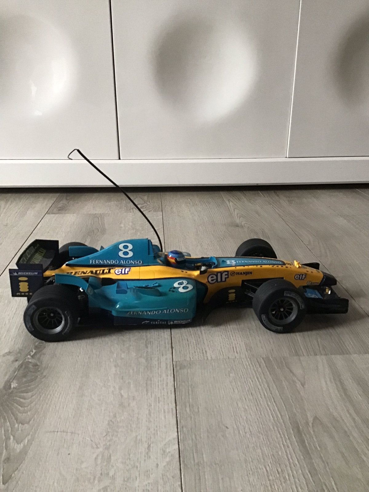F1 auto Fernando Alonso Nikko RC Renault F1 team, Elektro, Gebruikt, F1 auto Fernando Alonso Nikko RC Renault F1 team, Ophalen of Verzenden