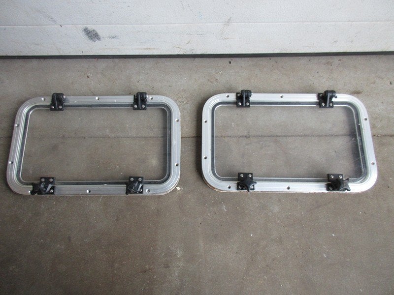 2x patrijspoort openslaand rechthoekig 44x27 cm, Watersport en Boten, Ophalen, Gebruikt, Overige typen