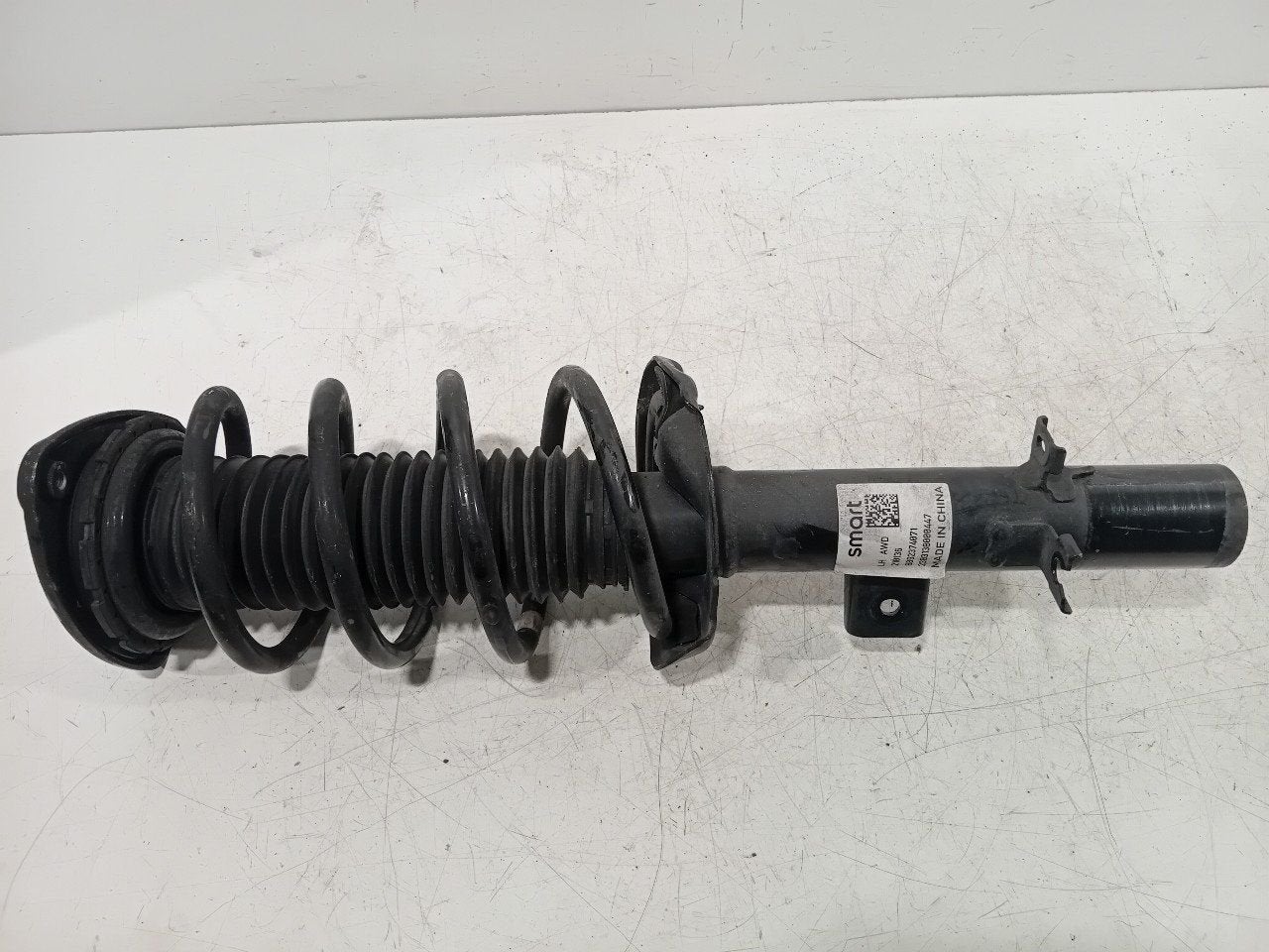 Veerpoot links voor Smart #1, Onderdelen@venauto.nl, Van der Ven Autorecycling B.V., Gebruikt, Ettenseweg 76, 4706 PB Roosendaal, The Netherlands