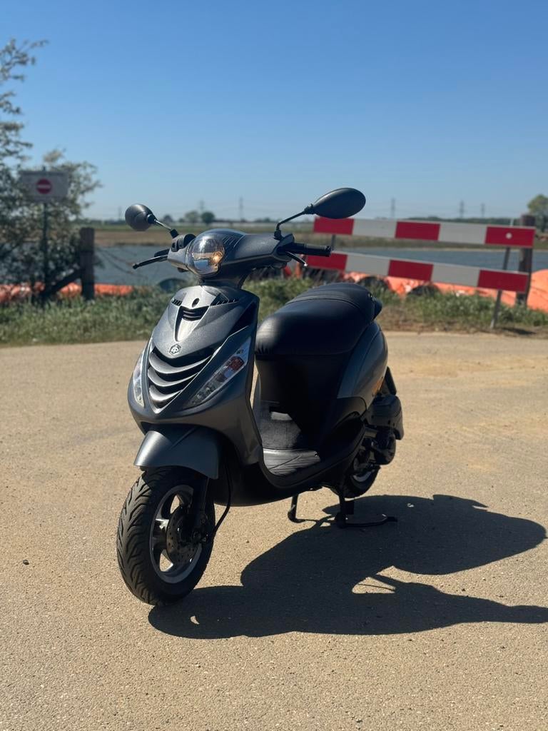 Piaggio zip 4t | 4000km | origineel | snor, Ophalen, Zo goed als nieuw, Benzine, 50 cc
